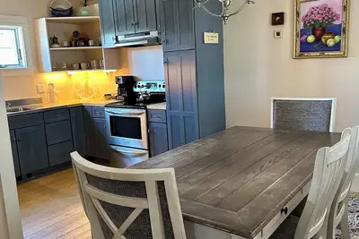 Image de 2br/2ba 2 story house, dog friendly