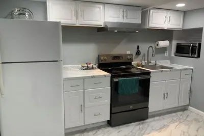 Image de Petite Cozy Home w gourmet kitchen & parking in delightful Drexel Hill