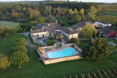 Image de Maison de charme, gite avec piscine entre Dordogne et Saint-Émilion