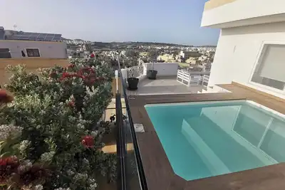 Image de Modern Luxury Penthouse w/Pool and Views in Sannat