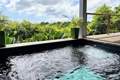 Image de Bungalow Cosy confort moderne et sérénité. Une piscine privée et 1 chambre