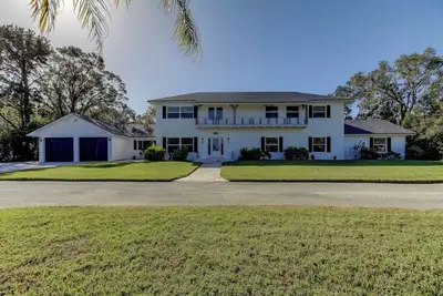 Image de Beautiful Large 5 Bedroom home! Free Golf Cart! Close to Downtown! Video Games!
