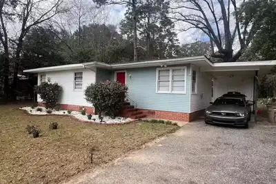Image de Charming 3-bedroom cottage with WiFi, Ac nears parks and shopping
