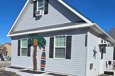 Coastal Quarters - Unit 1 - Updated 2 Br in Lewes