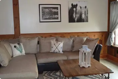 Image de Charming and private 3-bedroom cottage in Danbury with WiFi, fitness room, Ac