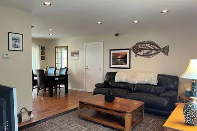 Image de Charming 2-bedrm. cottage 5 min from the beach! \n Mid-term Rental-30 day min.