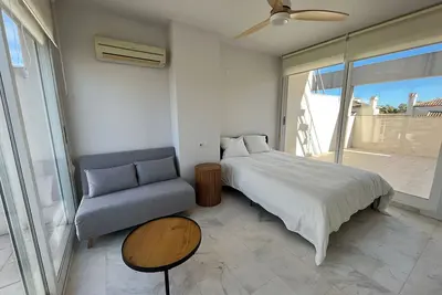 Image de Spacieuse maison de ville à Jávea avec piscine