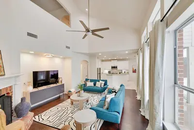 Image de 4 Mi to Dtwn: Family Home w/ Games in Frisco