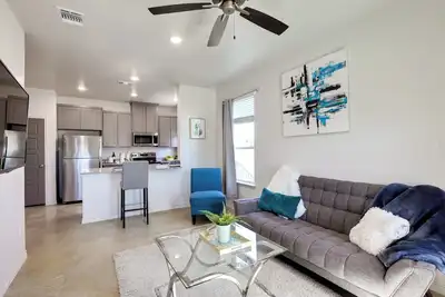 Image de 2 Mi to Dtwn Temple: Pet-Friendly Home w/ Yard