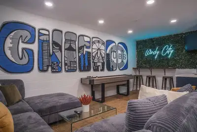 Image de Modern 2-bedroom townhome in Chicago with private patio