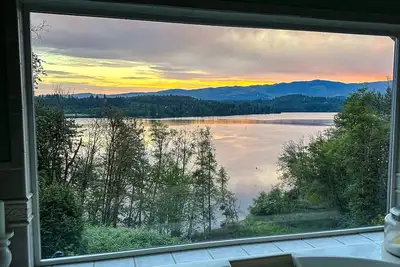 Image de Mayfield Lake Waterfront Escape