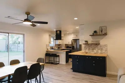 Image de Newly Renovated! Charming 3Bedroom home in a fantastic neighborhood, Austin Tx