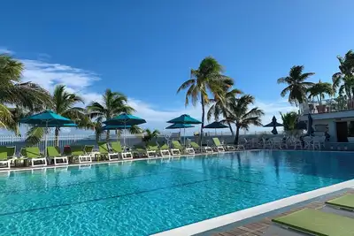 Image de Kcb-access Private Cabana Club, Dock on Canal, Pet Friendly, Pickle ball courts