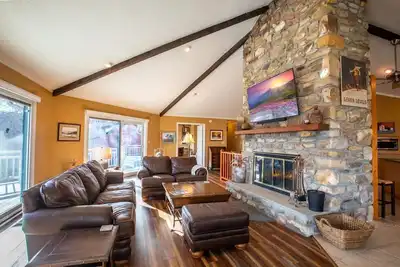 Image de Charming Mountain Home with a View