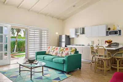 Image de Homey Spacious 2-bedroom apartment -5 min drive to Eagle Beach & Palm Beach