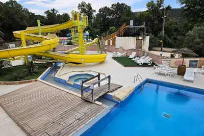 Image de Mobil Phoenix climatisé 2 chambres (33m²) 5 personnes