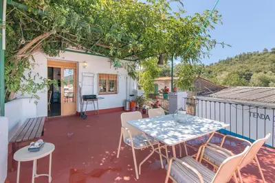 Image de Maison de campagne \"La Rana Verde De Arriba\" avec vue sur les montagnes, terrasse privée et Wi-Fi