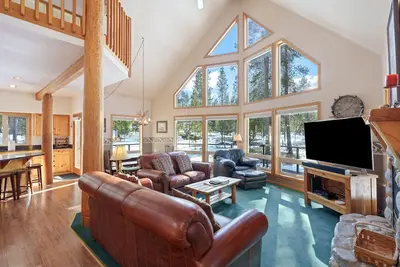 Image de 4 Umpqua - Sunny Sunriver! Hot Tub, Ac, Sharc, Amazing Location!