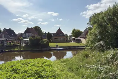 Image de Am Tief - Holiday home on the canal on 140sqm for up to 7 people and dogs!