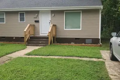 Image de Renovated \"Like New\" Comfy Home.