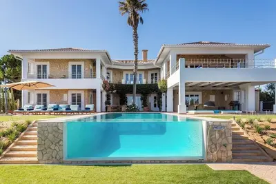 Image de Luxury Clifftop Villa With Ocean Views in Algarve