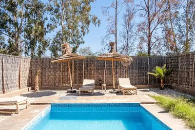 Private Poolside Villa - 12 min to Downtown