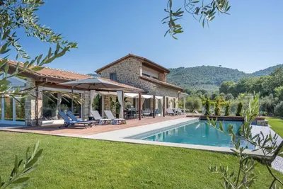 Image de Villa à Cortona avec piscine et spa