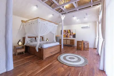 Image de Traditional style Bungalow with modern amenities, only 10km from Walakiri Beach!