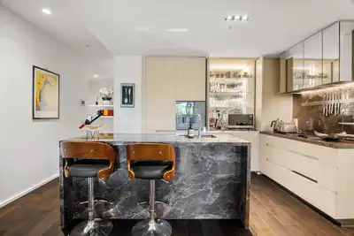 Image de Luxury 2b2b Albert Park Lakeside Apartment w/ Car Park, Pool, Sauna & Gym