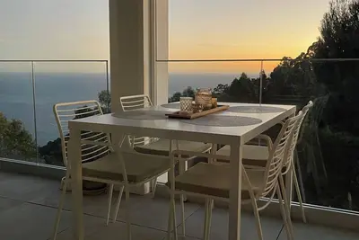 Image de Superb 1-bedroom apartment with sea views, WiFi and Ac in enchanting Èze village