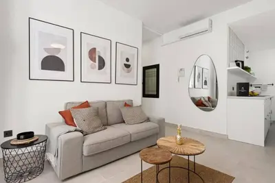 Image de Appartement élégant et spacieux au cœur de Malaga, proche des sites culturels