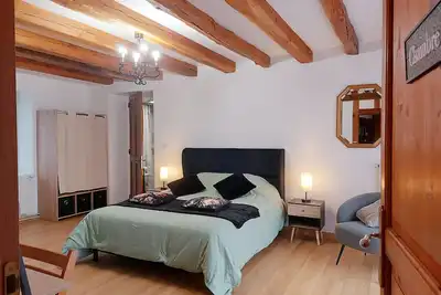 Image de Chambre Léa à Châteaudun, accès Pmr, jardin et piscine
