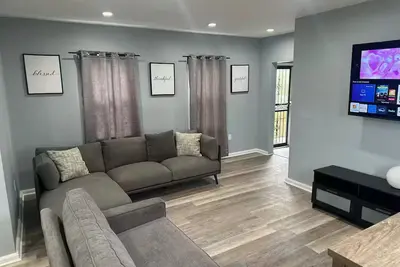 Image de Cozy little rear cottage.