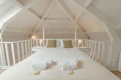 Image de Downtown Elegant 3 by Hosty