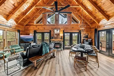 Image de New! 4br w/Stunning Views! Hot Tub*Game Room*Quiet