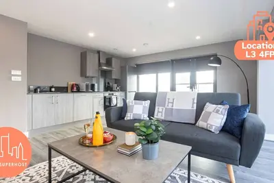 Image de Brand New Luxury Home by City SuperHost