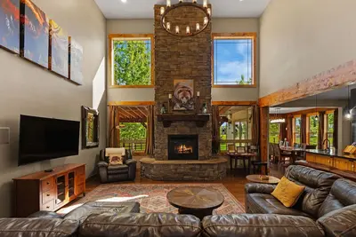 Image de Outpost Oasis- Wonderful 6 bedroom house!