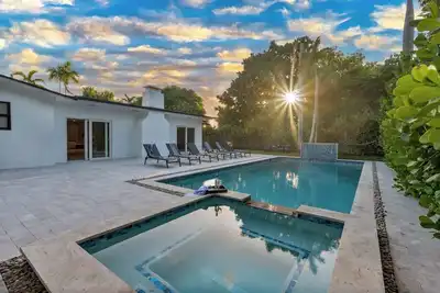 Image de Luxe Villa, Heated Pool, Fire Pit, Games