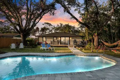 Image de 10 min to Ami | 15 min to Img | Heated Pool