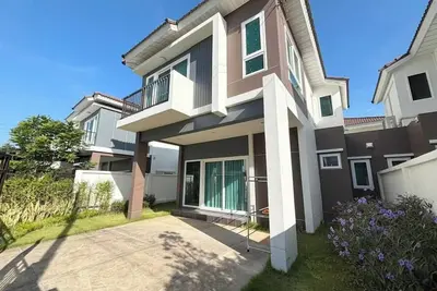 Image de 3-bedroom house in tranquil Tambon Thep Krasatti with hi-speed WiFi