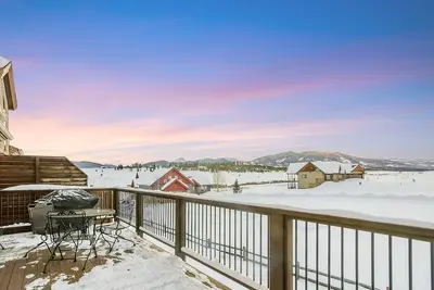 Image de Serenity, Hot Tub & Views | Mountain Getaway