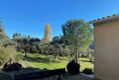 Image de Maison Provençale et Spa 4 personnes extérieur. 100m2 et 2000m2 Jardin