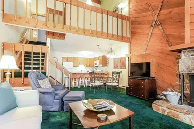 Image de Ffc Winter Park - 2bd+Loft, Free Shuttle, Hot Tub