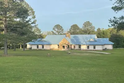 Image de Wilderness Lodge inside private 240 acre Ozark Foothills Paradise