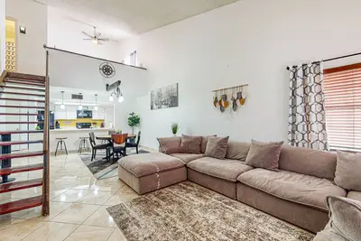 Image de Your Stylish Desert Escape: Relax, Explore, and Unwind in Mesa!