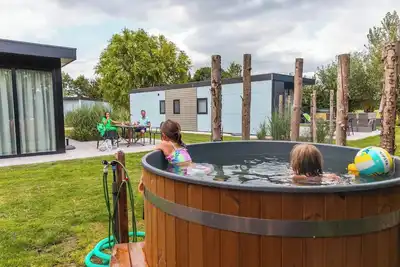 Image de Chalet with 2 bedrooms, sauna and hottub.