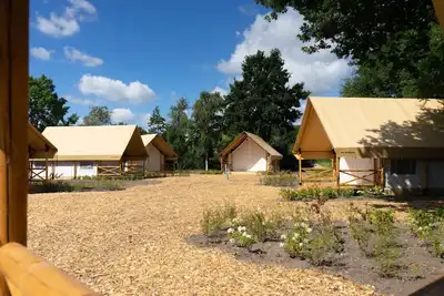 Image de Glamping tent with living room, kitchen and sanitary facilities