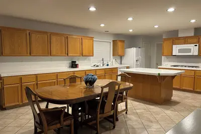 Image de Spacious 4-bedroom house in terrific Eastvale with WiFi, Ac