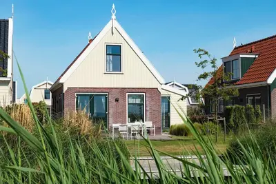 Image de Detached bungalow with 3 bedrooms, 2 bathrooms and a sauna