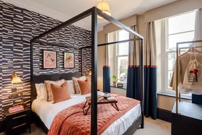 Image de Pembroke House | 1 Bed apartment | Four Poster